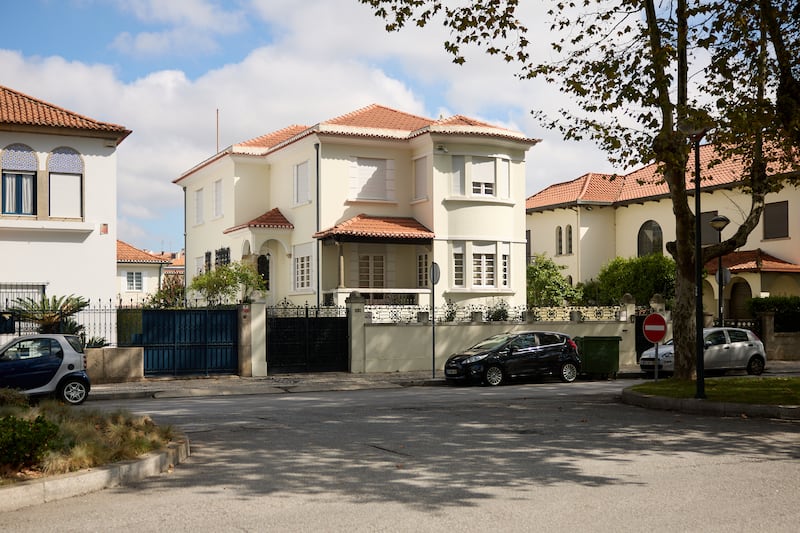 A casa onde Élder Ulisses Soares e a irmã Rosana Soares residiam quando serviram como líderes de missão no Porto, Portugal.
