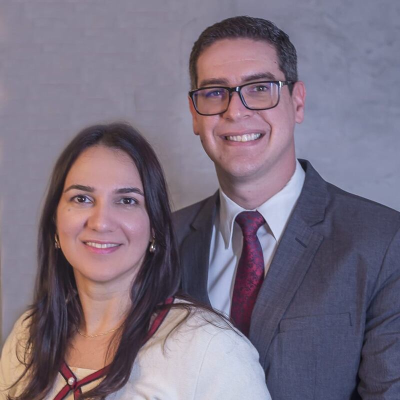 Diego A. Oliveira e Clézia S. Oliveira, que servirão como presidente e companheira da nova Missão Brasil São Bernardo a partir de julho de 2026.