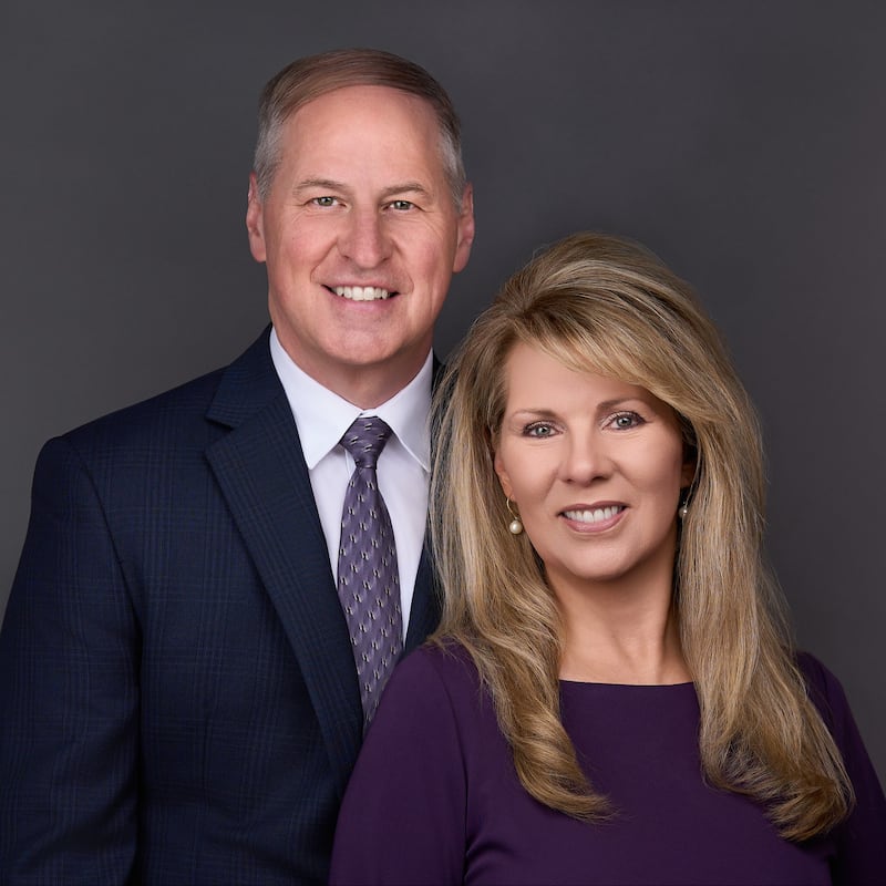 Enos Tracy e Bertha Tracy, que servirão como presidente e matrona do Templo de Raleigh Carolina do Norte a partir de setembro de 2026.