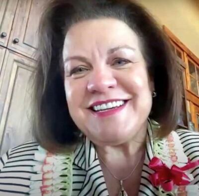 A irmã Melanie Rasband fala durante a transmissão de um devocional da BYU-Havaí, no dia 20 de outubro de 2020.