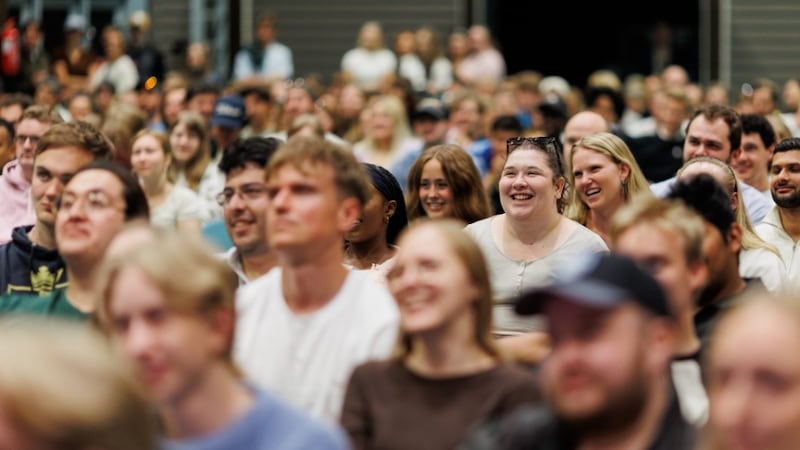Jovens adultos solteiros participam do Festinord 2026, realizado de 28 de julho a 1º de agosto, em Ikaalinen, Finlândia.