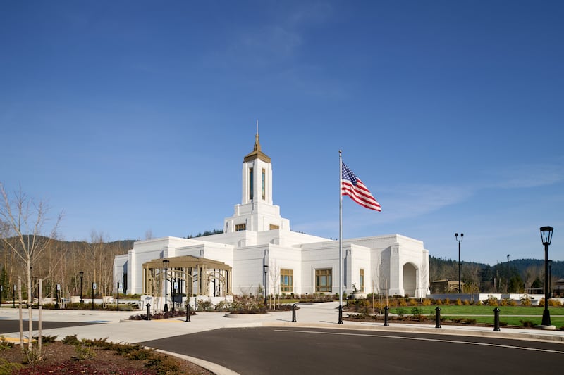 O exterior do Templo de Willamette Valley Oregon.