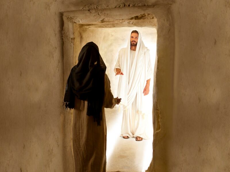 Esta imagem da série Vídeos da Bíblia, retrata o Cristo ressuscitado aparecendo a Maria Madalena.
