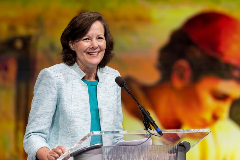 Presidente Susan H. Porter, presidente geral da Primária de A Igreja de Jesus Cristo dos Santos dos Últimos Dias, fala na Semana da Educação da BYU em Provo, na segunda-feira, 15 de agosto de 2022.