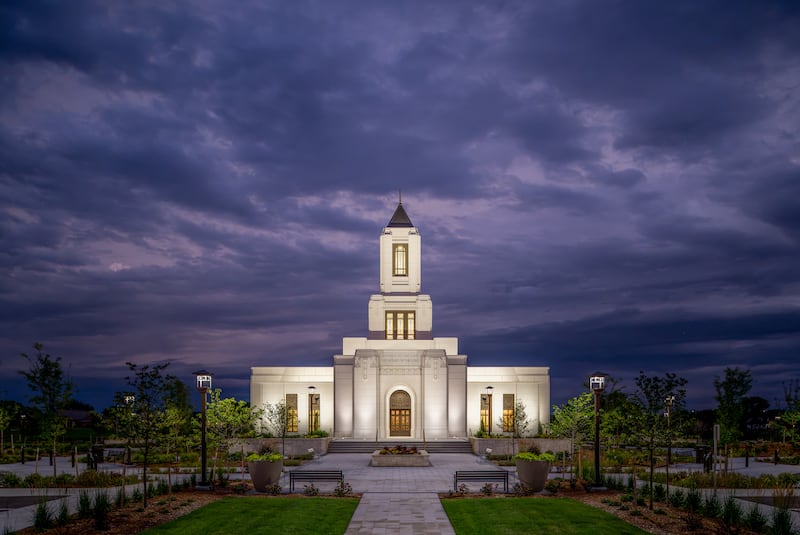 O Templo de Wichita, Kansas à noite.