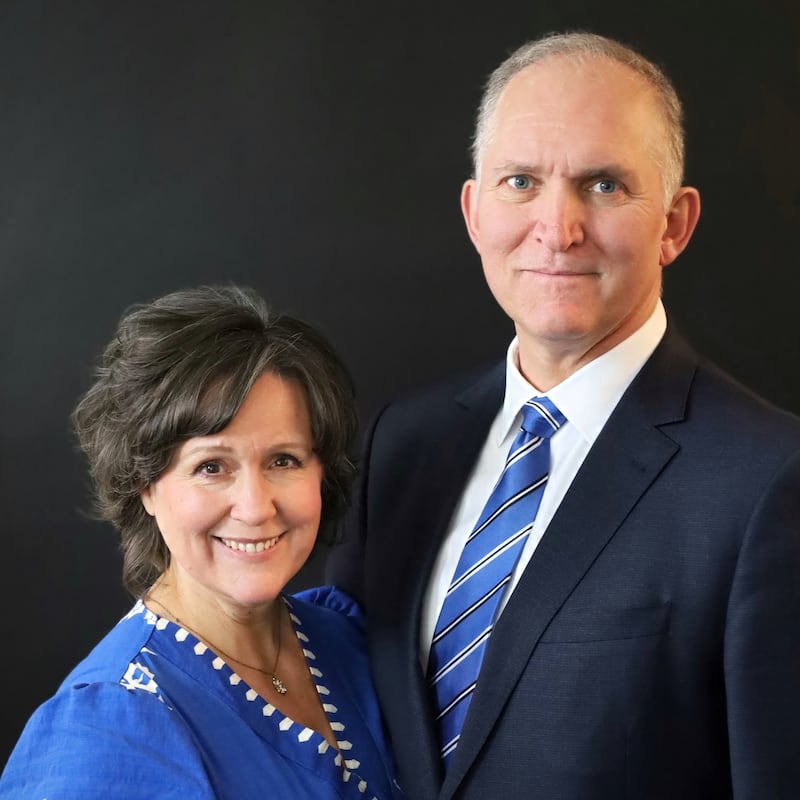 Nathan D. Pace e Margaret W. Pace, que servirão como presidente e companheira da Missão Guatemala Cidade da Guatemala Centro a partir de julho de 2026.