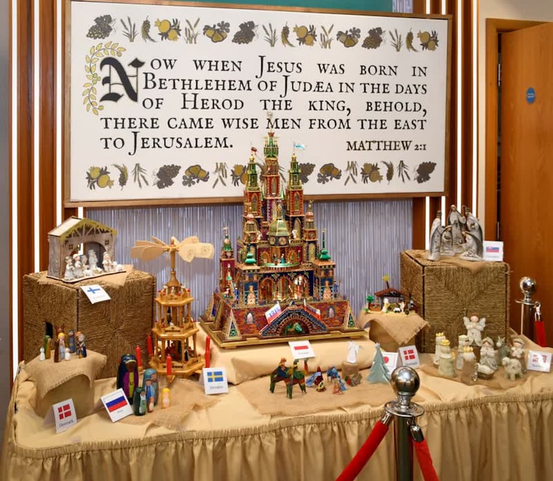 A Exposição Internacional de Presépios na capela de Hyde Park em Londres, Inglaterra, 1º de dezembro de 2022.