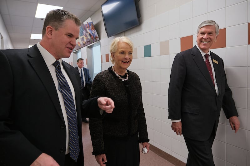 A Diretora Executiva do Programa Mundial de Alimentos, Cindy McCain, recebe uma visita guiada da Praça de Bem-Estar de A Igreja de Jesus Cristo dos Santos dos Últimos Dias em Salt Lake City na sexta-feira, 30 de janeiro de 2026.