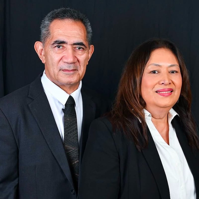 P. Mark Peteru e Ruta Peteru, que servirão como presidente e matrona do novo Templo de Port Moresby, Papua Nova Guiné. Eles começarão seu serviço quando ele for dedicado.