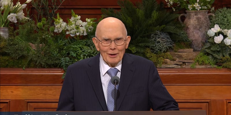 O Presidente da Igreja Dallin H. Oaks fala durante a sessão da manhã de sábado da 196ª Conferência Geral Anual de A Igreja de Jesus Cristo dos Santos dos Últimos Dias no Centro de Conferências de Salt Lake City em 4 de abril de 2026.