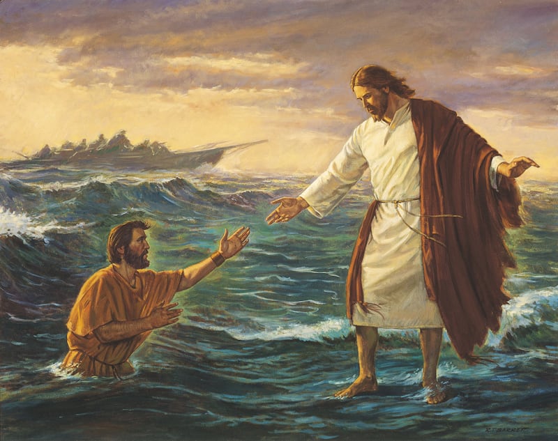 Em uma representação de Robert T. Barrett, Jesus Cristo, andando sobre a água, estende a mão para resgatar Pedro após chamar o discípulo para ir até Ele.
