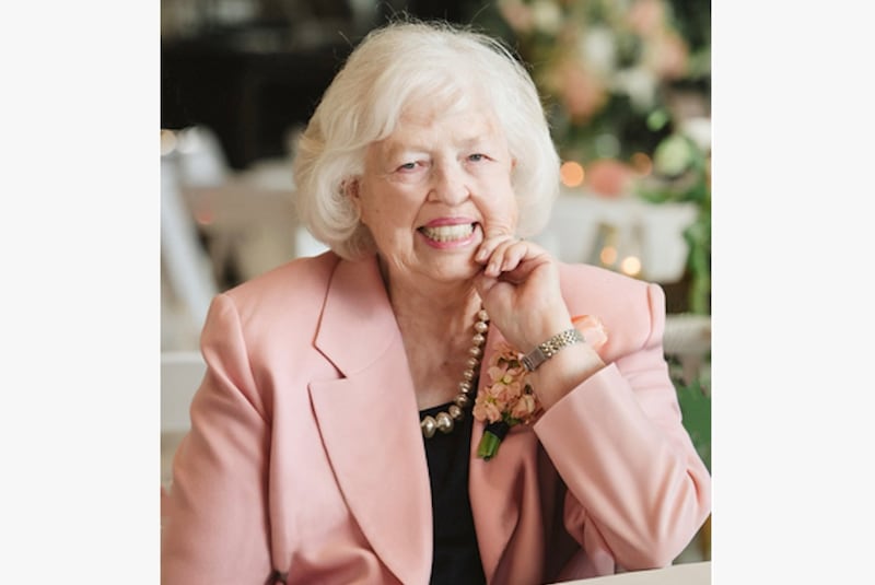 Irmã Gwen Bradford Goaslind, esposa do Élder Jack H Goaslind, um Setenta Autoridade Geral emérito. A irmã Goaslind faleceu em 3 de março de 2026, em Holladay, Utah.