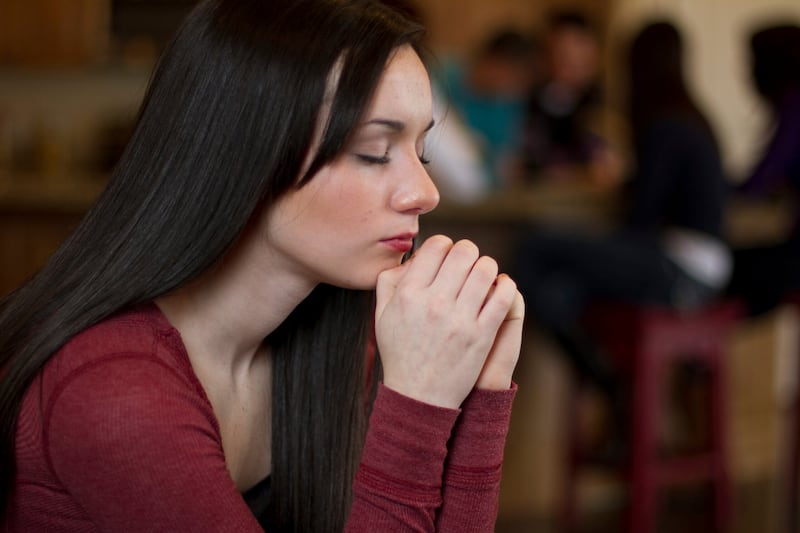 Os resultados da Pesquisa Mundial Gallup divulgados em outubro de 2023 encontraram uma “forte associação” entre a religiosidade, a importância da religião na vida diária de uma pessoa, e o bem-estar. Os dados foram coletados ao longo de 10 anos, a partir de entrevistas com 1,5 milhão de pessoas.