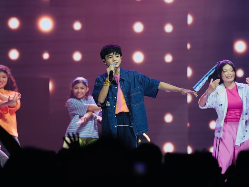 Nevin Garceniego se apresenta durante o "Walk With Me: The 2026 Youth Concert" no Centro Limketkai em Cagayan de Oro City, Filipinas, 19 de setembro de 2026.