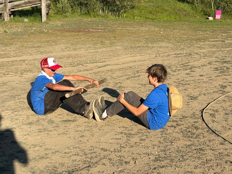 Jovens participantes da jornada participam de um jogo durante a jornada do Stake Spokane Valley Washington em Bend, Idaho em 24 de junho de 2026.