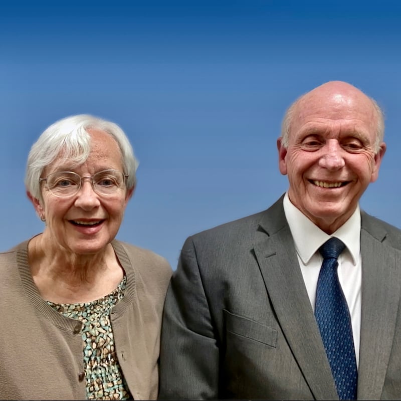 Tim Hadlock e Ellen Hadlock, que servirão como presidente e matrona do Templo de Vernal Utah a partir de setembro de 2026.