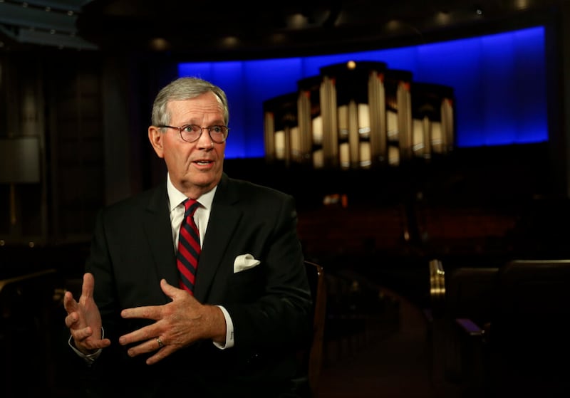 Mike Leavitt, ex-governador de Utah, fala sobre seu novo papel como presidente do Coro do Tabernáculo na Praça do Templo, no Centro de Conferências em Salt Lake City, na sexta-feira, dia 6 de agosto de 2021.