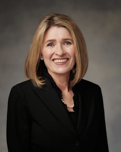 Presidente Camille N. Johnson.