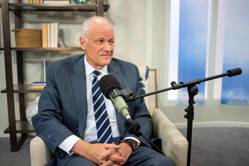 Elder David P. Homer participa do podcast Church News, terça-feira, 26 de maio de 2026.