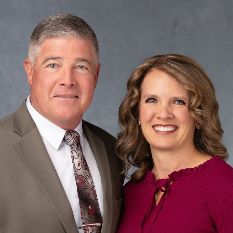 Dave Morley e Shannon Morley, que servirão como presidente e companheira da Missão Oregon Eugene a partir de julho de 2026.