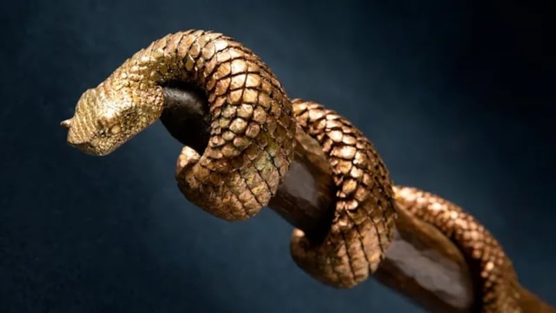 \"Bronze Serpent\" é de Brent Evans.
