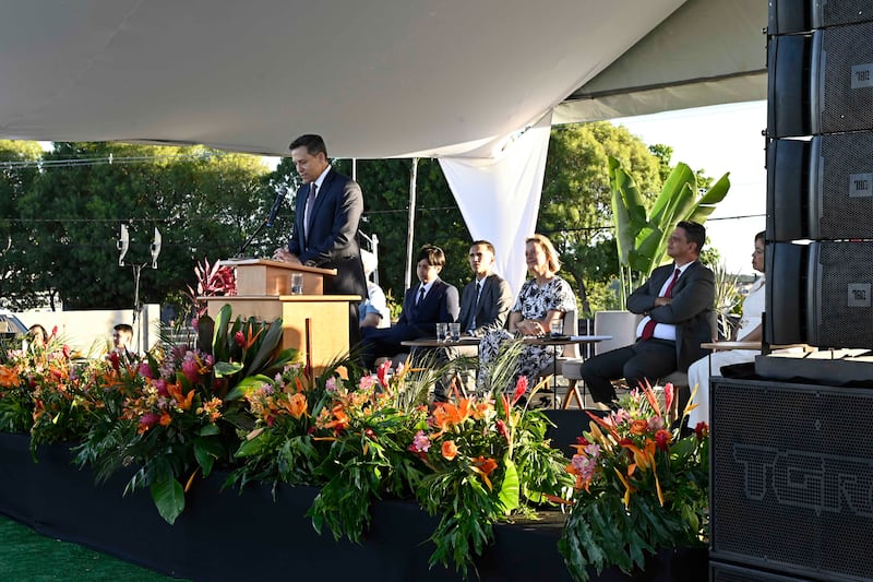 Élder B. Corey Cuvelier, um Setenta Autoridade Geral e da presidência da Área Brasil, fala durante a cerimônia de colocação da pedra fundamental do Templo do Brasil em Maceió em Maceió, Brasil, em 10 de outubro de 2026.