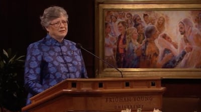 Sandra Rogers fala durante o evento digital da Conferência da BYU para as Mulheres 2020 na sexta-feira, dia 1º de maio de 2020. O evento foi pré-gravado no campus da BYU de Provo, em Utah.