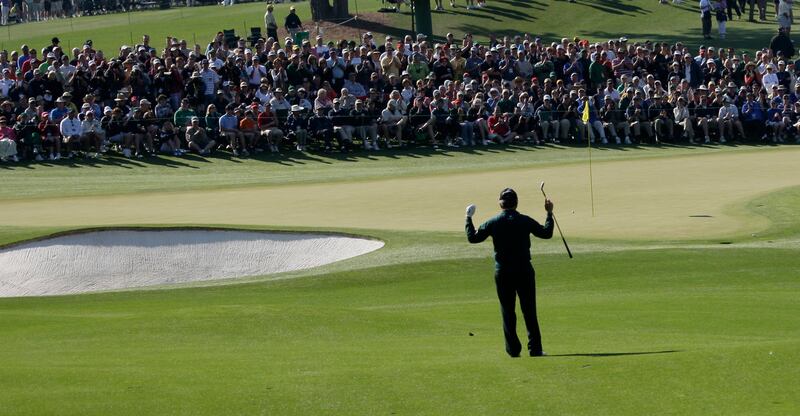 Gary Player, golfista da África do Sul, reage à sua terceira tacada no segundo buraco, durante a primeira rodada do Torneio Masters no Augusta National Golf Club em Augusta, Geórgia, na quinta-feira, 9 de abril de 2009.