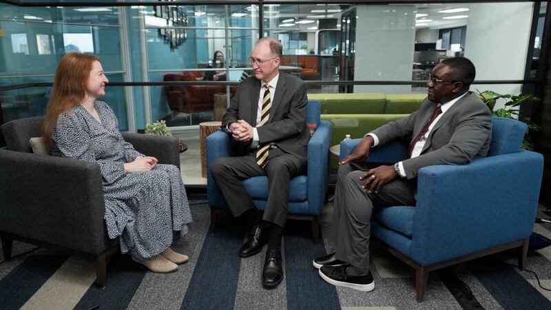 Irmão Chad H Webb e Yaw Danso juntam-se a Mary Richards no podcast do Church News.
