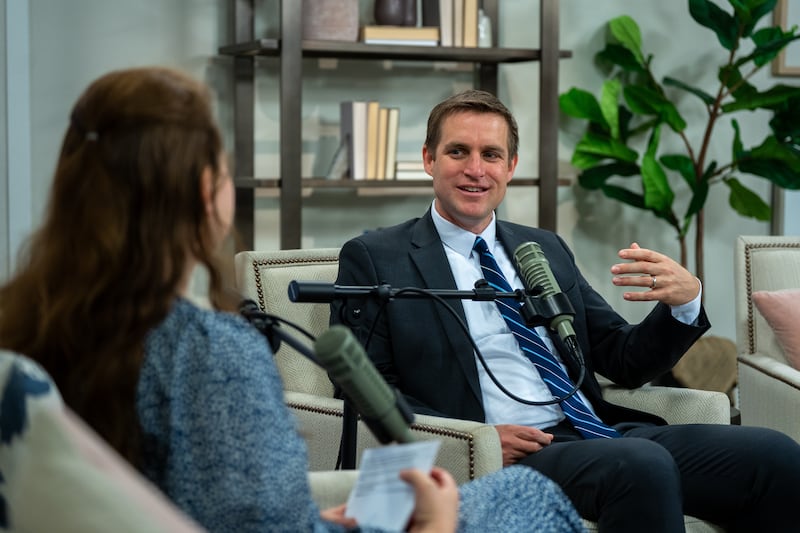 Spencer W. McBride fala com Mary Richards no episódio do podcast Church News lançado terça-feira, 7 de julho de 2026.