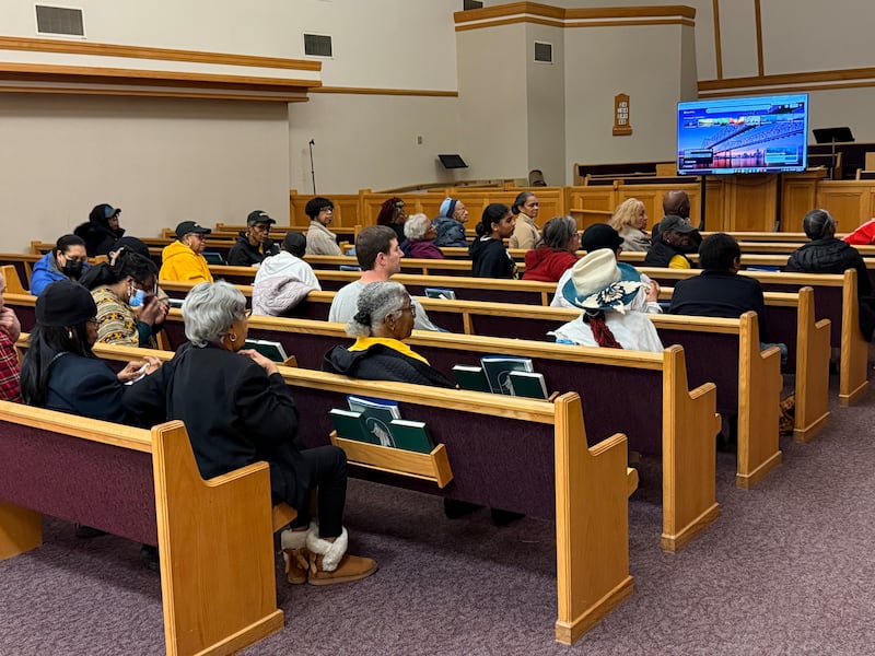 Mais de 40 entusiastas de genealogia se reuniram em 7 de março de 2026, para participar de aulas e ouvir palestras de especialistas da Biblioteca Newberry de Chicago e da Afro-American Genealogical and Historical Society of Chicago. O evento foi organizado pela Estaca Chicago Illinois e realizado em uma capela da Igreja.