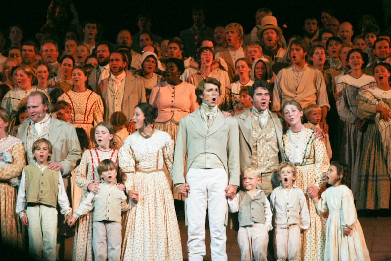 Famílias participam do Espetáculo Nauvoo, em Nauvoo, Illinois.