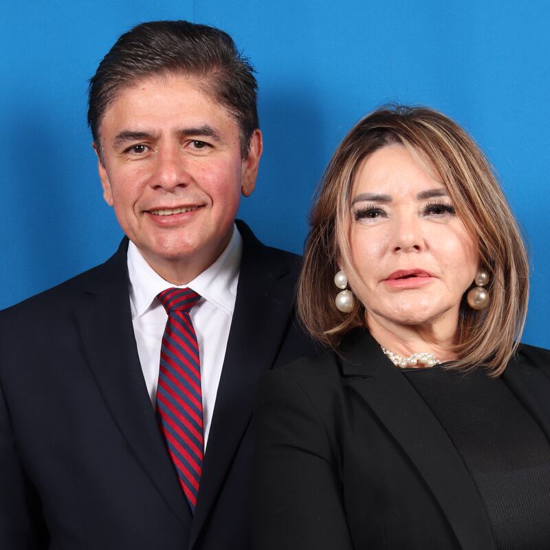Ángel Duarte e Silvia Duarte, que servirão como presidente e matrona do Templo de San Salvador El Salvador a partir de setembro de 2026.