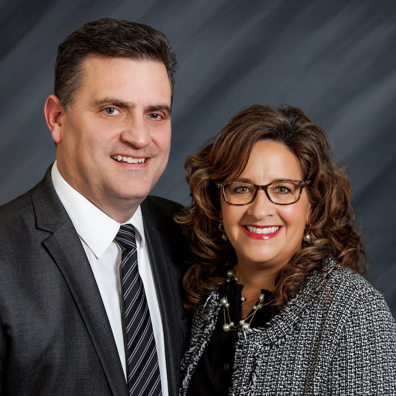 Scott W. Wallentine e Karla R. Wallentine, que servirão como presidente e companheira da nova Missão Oklahoma Tulsa a partir de julho de 2026.