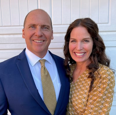Brad Barlow e Angela Barlow.