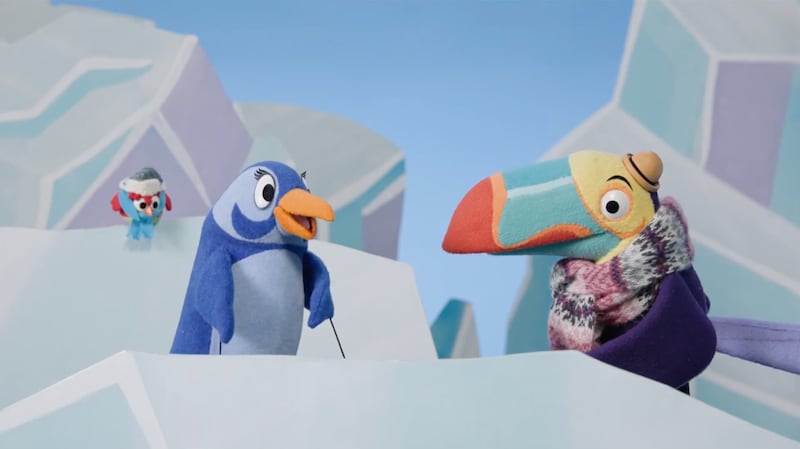 Os fantoches pássaro Gilbert, Penny e Louie falam sobre famílias durante a transmissão Friend to Friend de setembro de 2026.