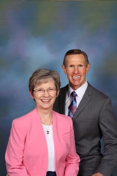Kathleen Coleman Harris e Reed Juan Harris.