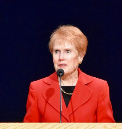 Irmã Kathy Christofferson fala durante um devocional no dia de Natal no Centro de Treinamento Missionário de Provo, no dia 25 de dezembro, 2019, em Provo, Utah.